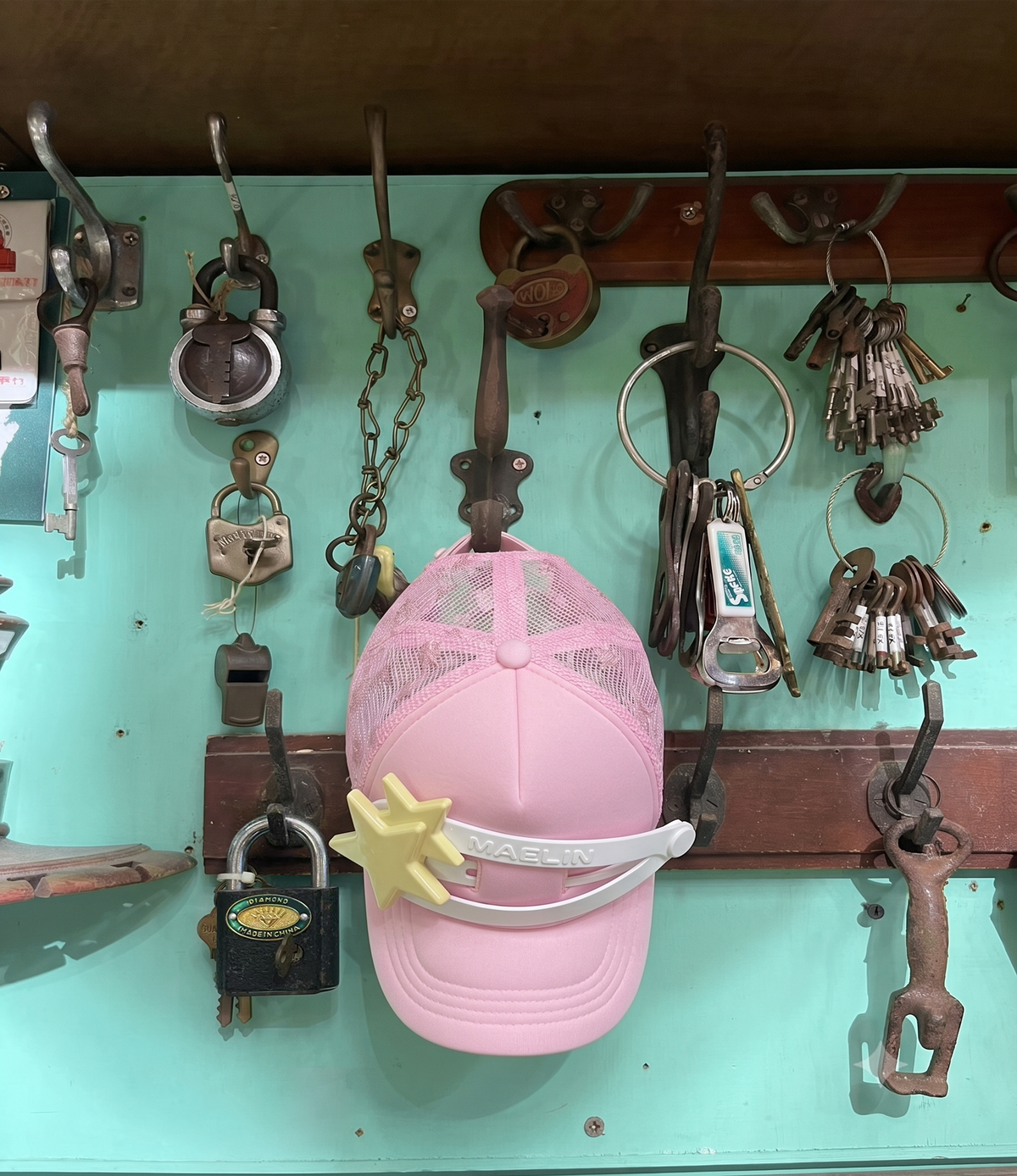 PINK STAR HAIR CLIP  TRUCKER CAP